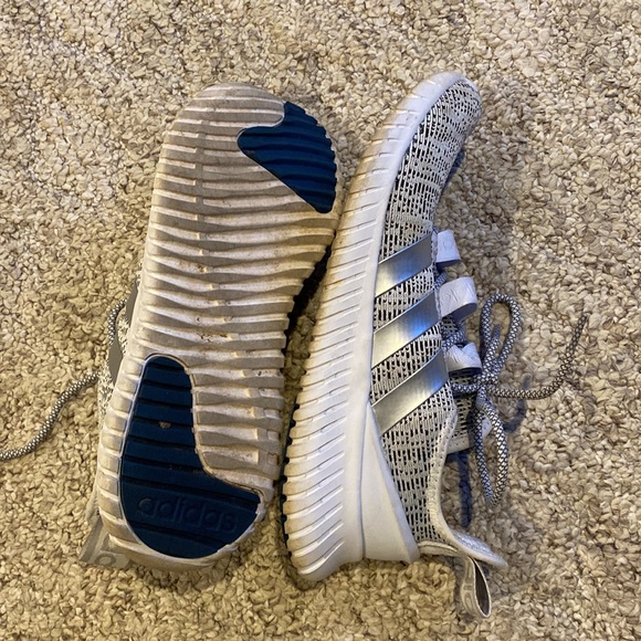 Adidas Tennis Shoe - Picture 3 of 4